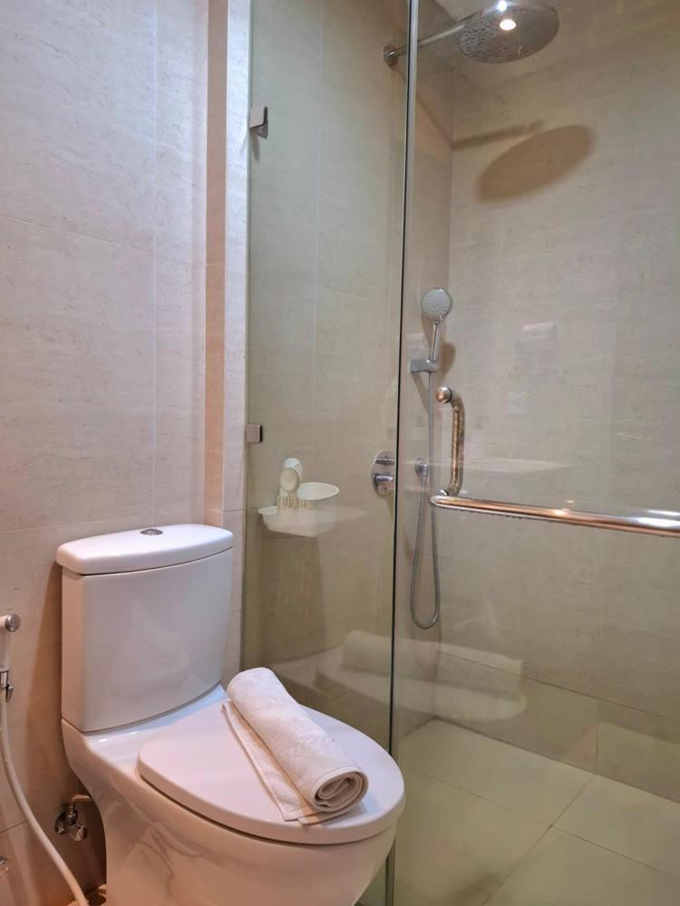 Luxury Sea View Free Wifi And Cozy Gold Coast Pik Next To Oakwood By Blezz